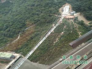 大熊山仙人谷景區玻璃吊橋